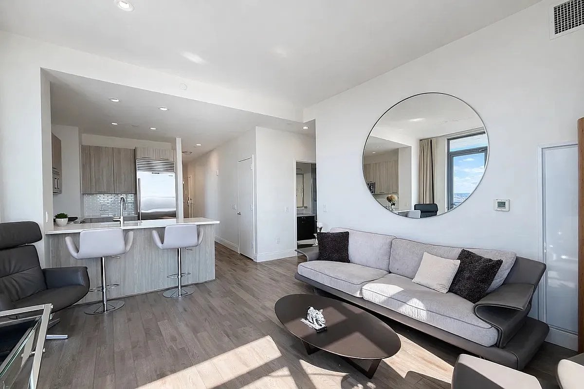 1501 Voorhies Avenue 24B