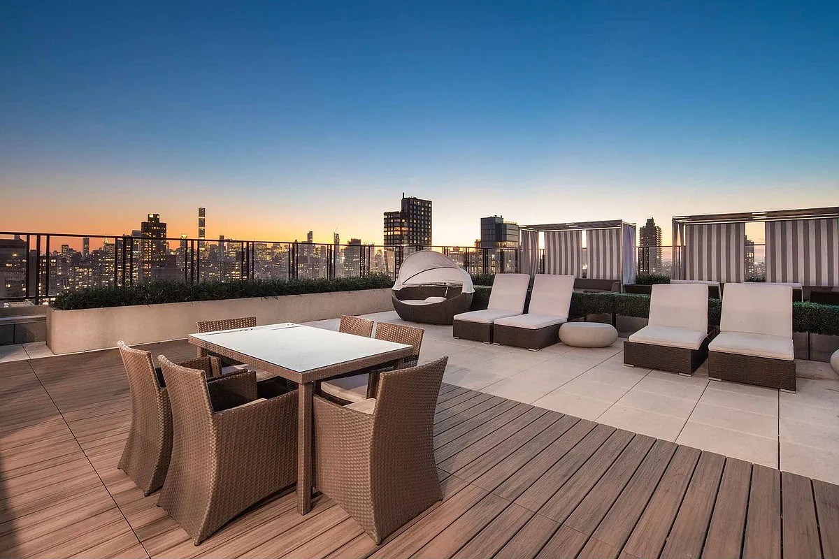 1735 York Avenue 19H