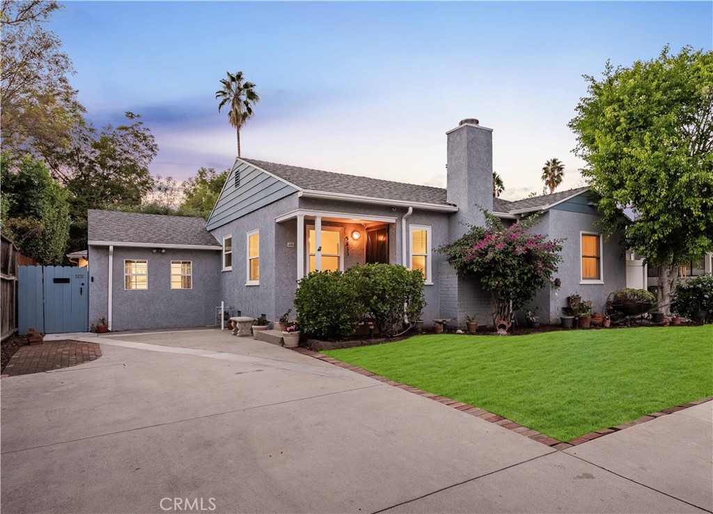5833 Vesper Avenue