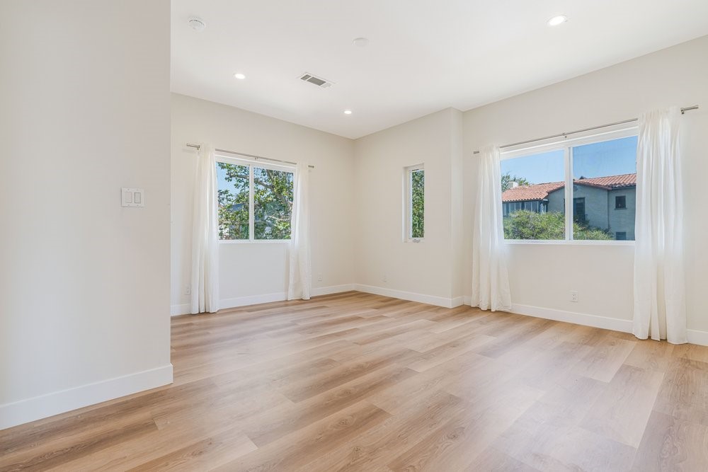 1100 S Highland
