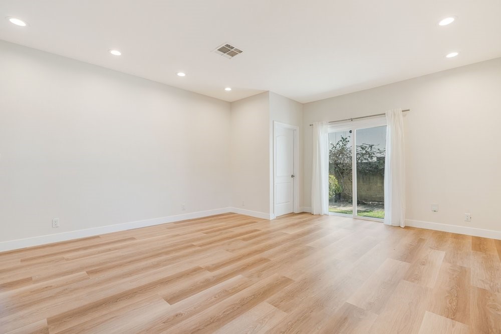 1100 S Highland