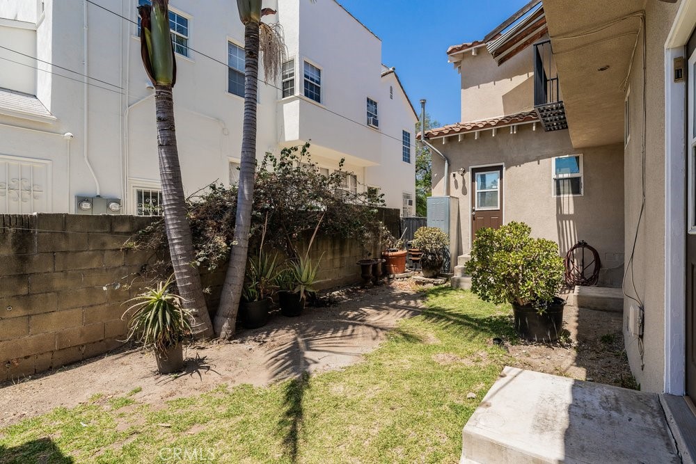1100 S Highland