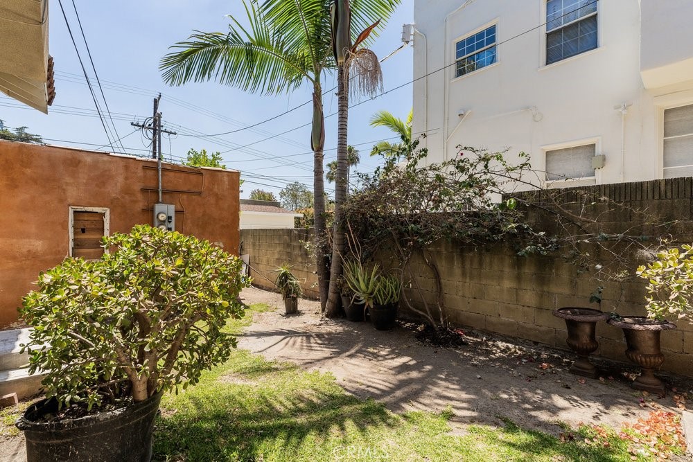 1100 S Highland
