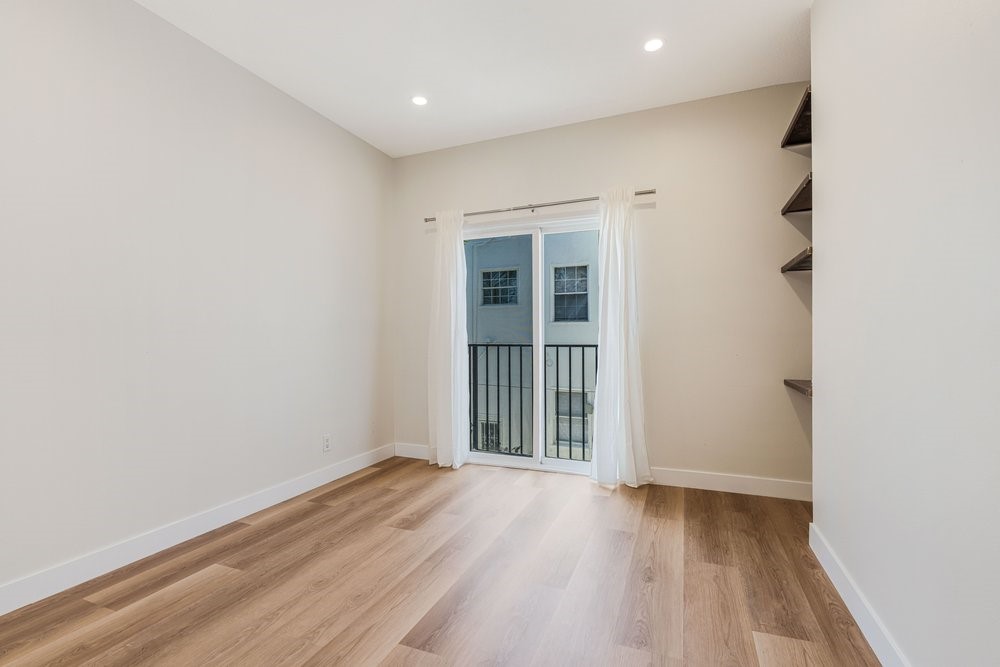 1100 S Highland