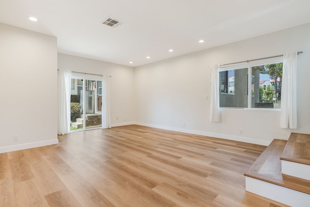 1100 S Highland