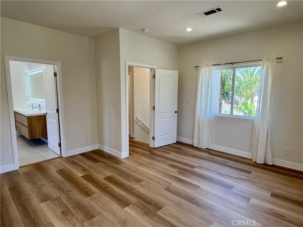 1100 S Highland