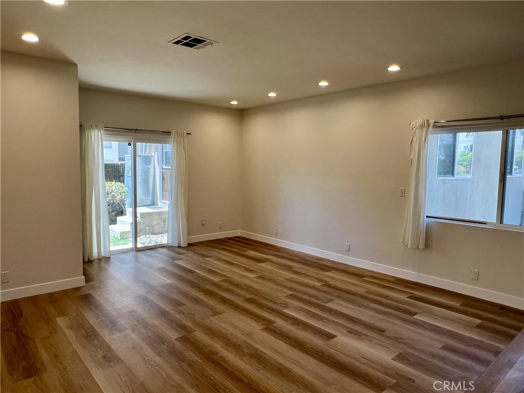 1100 S Highland