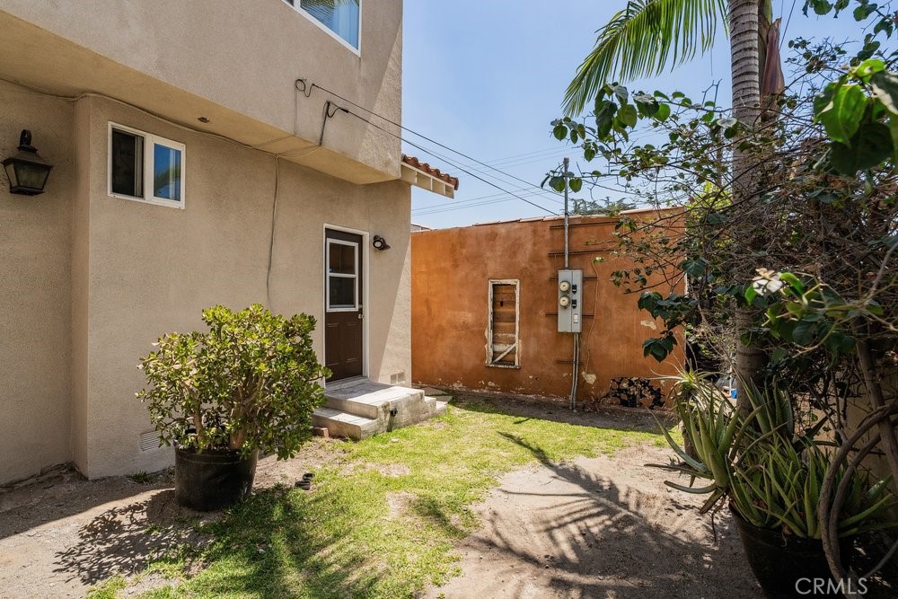 1100 S Highland