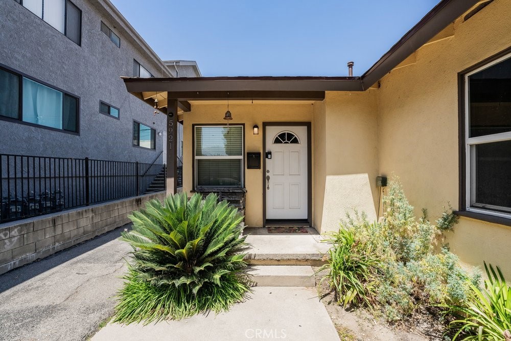 5919 Cedros