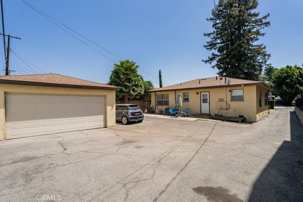 5919 Cedros