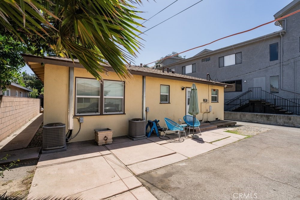 5919 Cedros