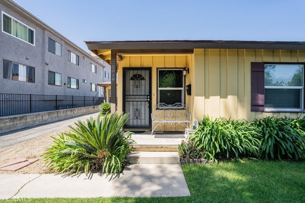 5919 Cedros