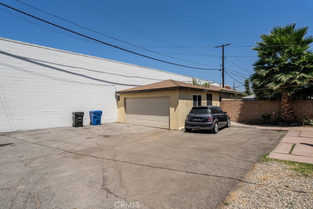 5919 Cedros