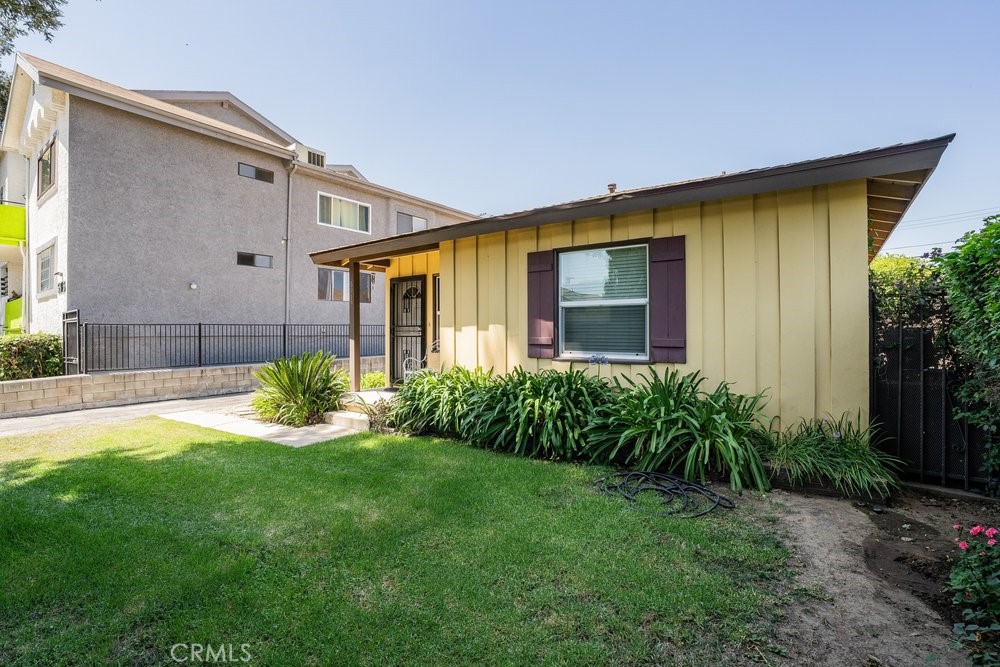 5919 Cedros