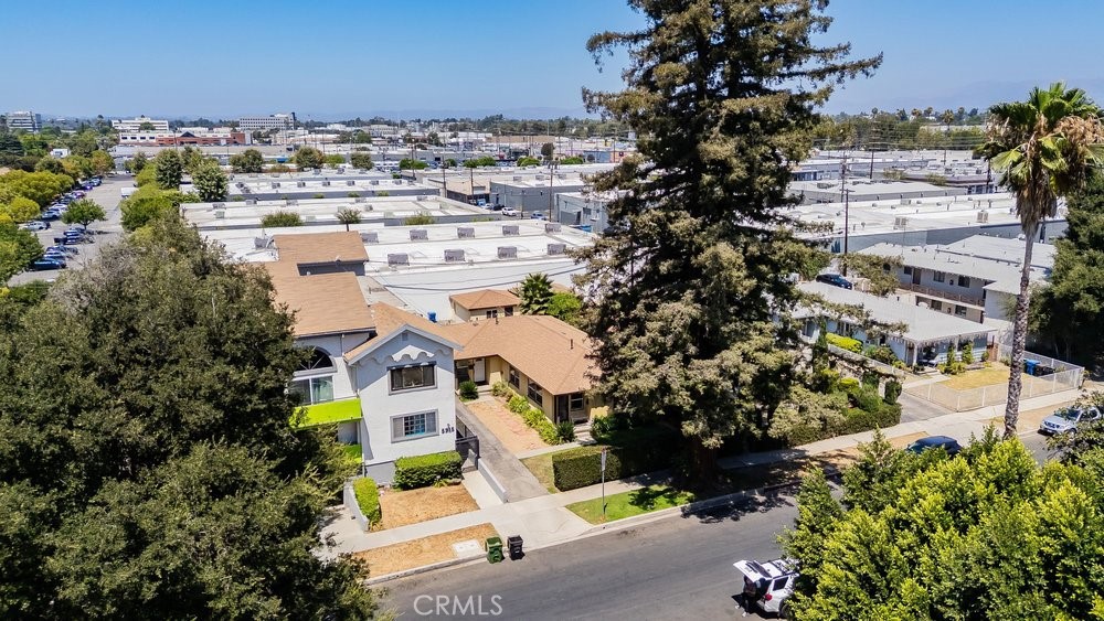 5919 Cedros