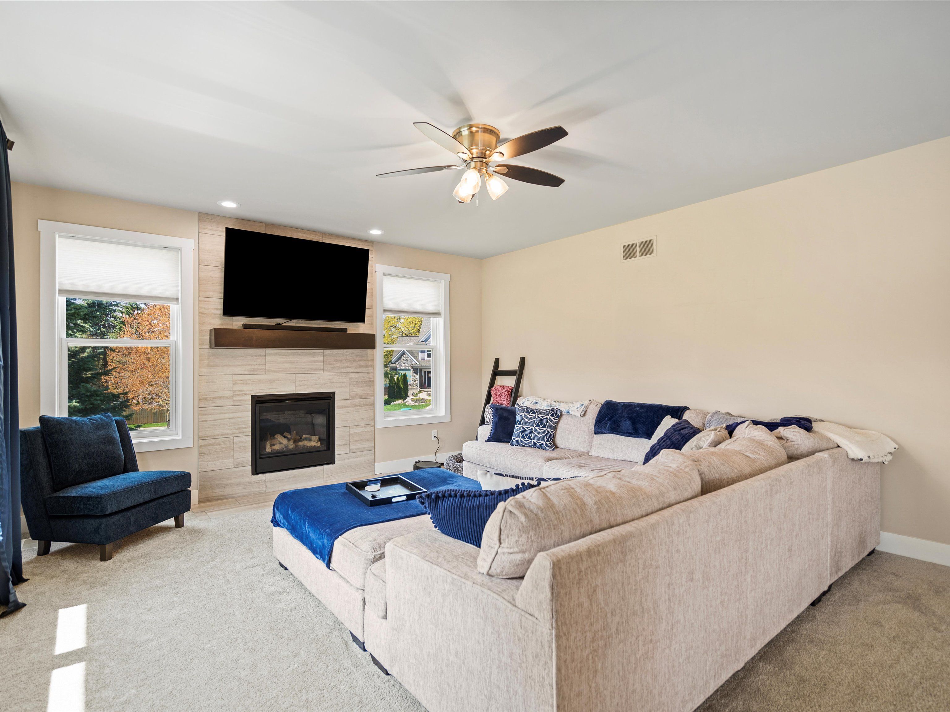 6179 FOXFIRE Circle