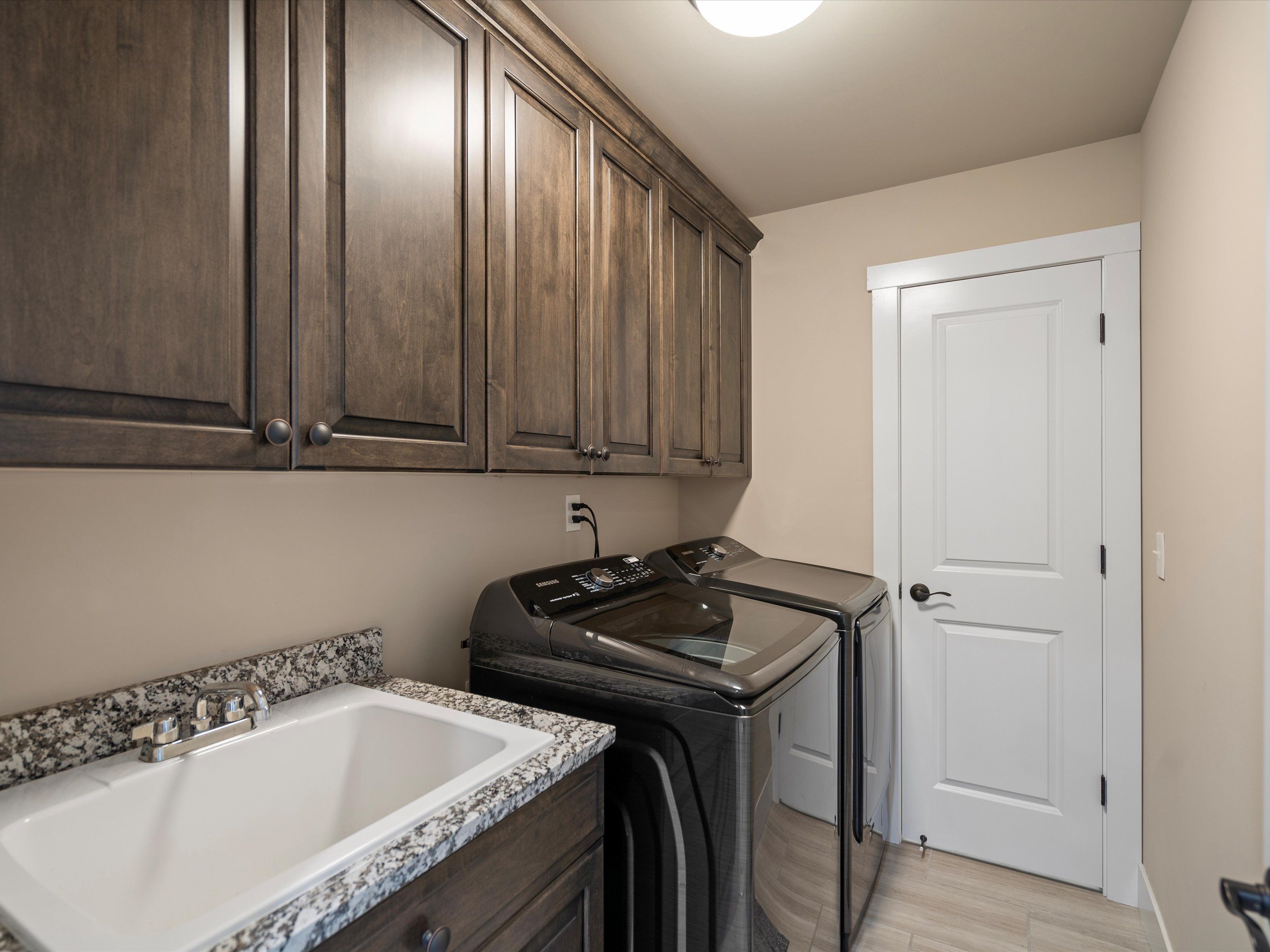 6179 FOXFIRE Circle
