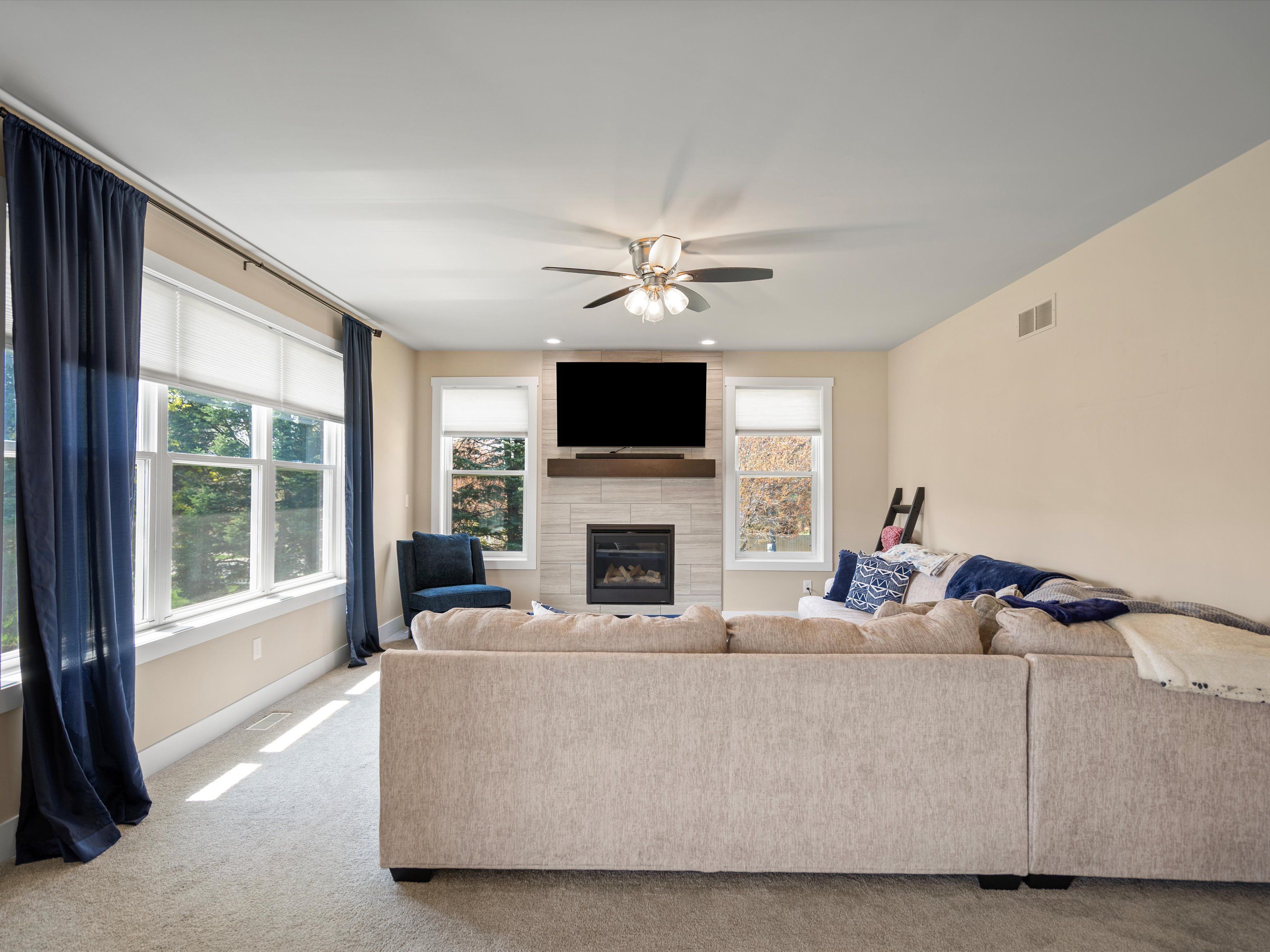 6179 FOXFIRE Circle