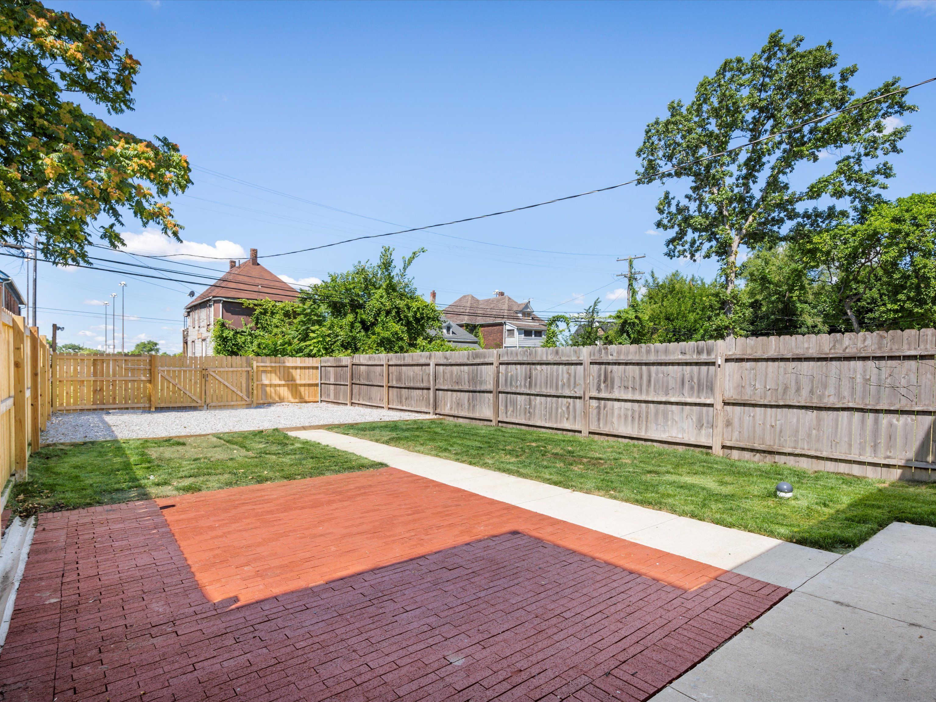 779 W GRAND Boulevard