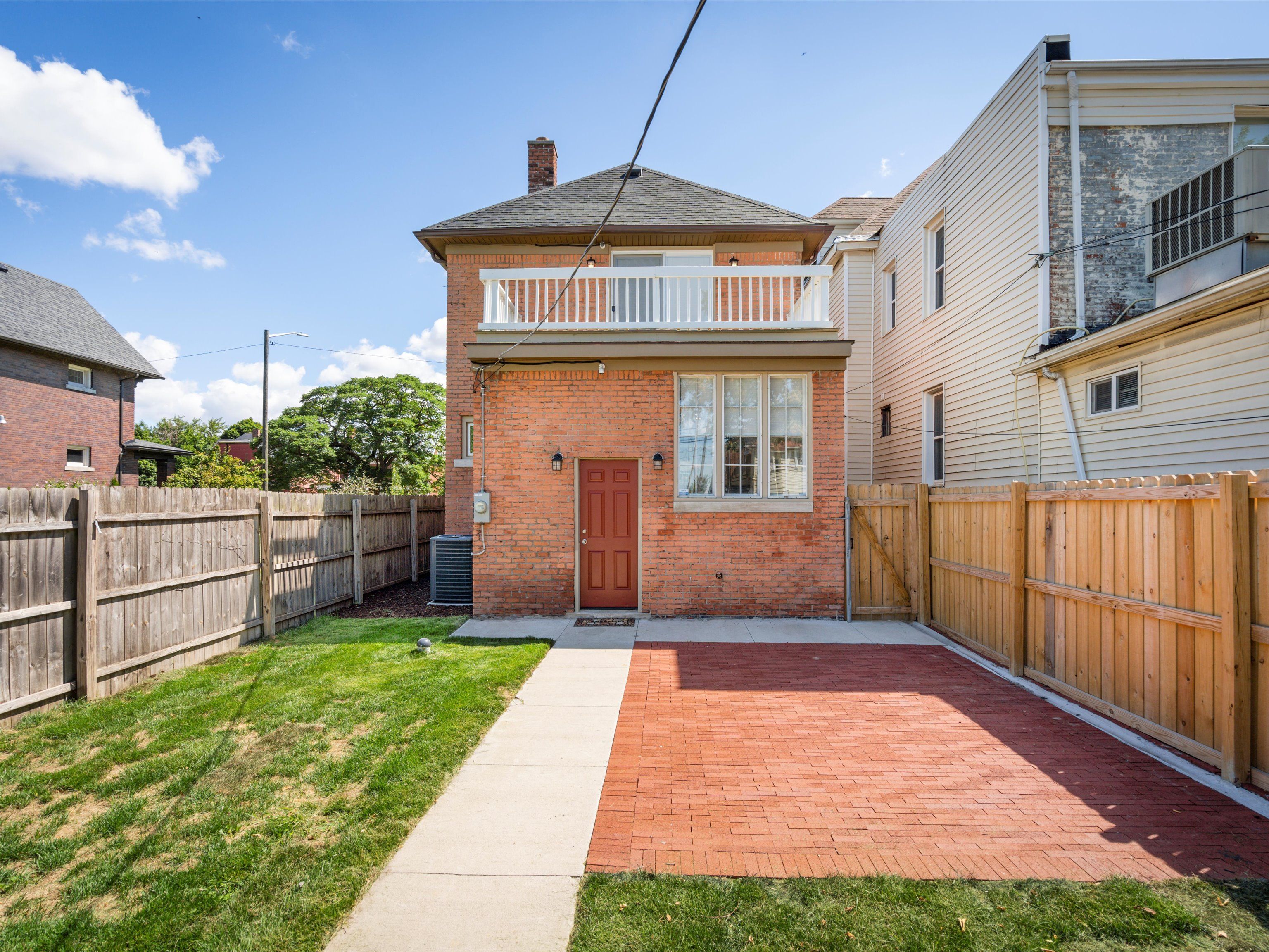 779 W GRAND Boulevard