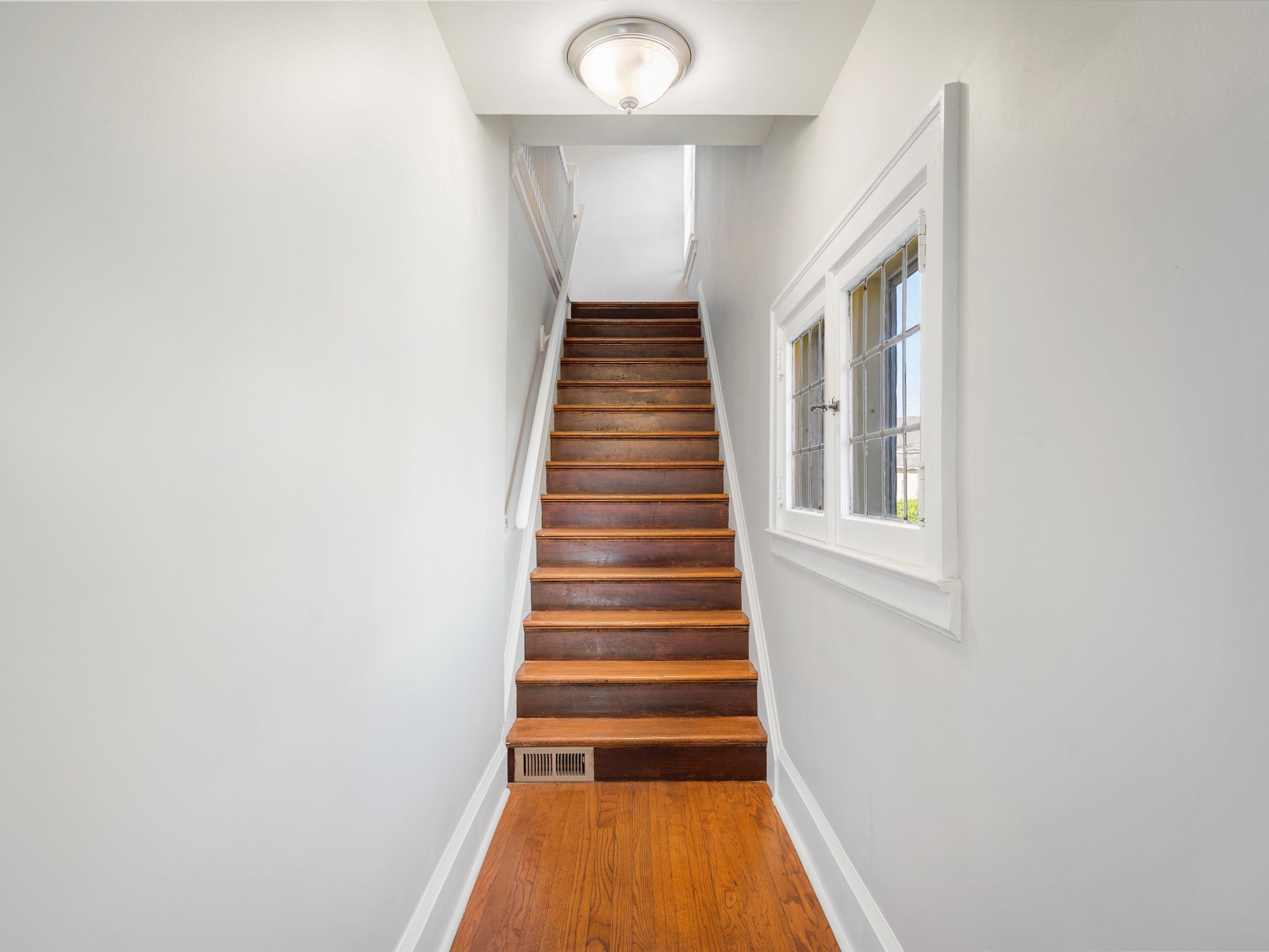 779 W GRAND Boulevard