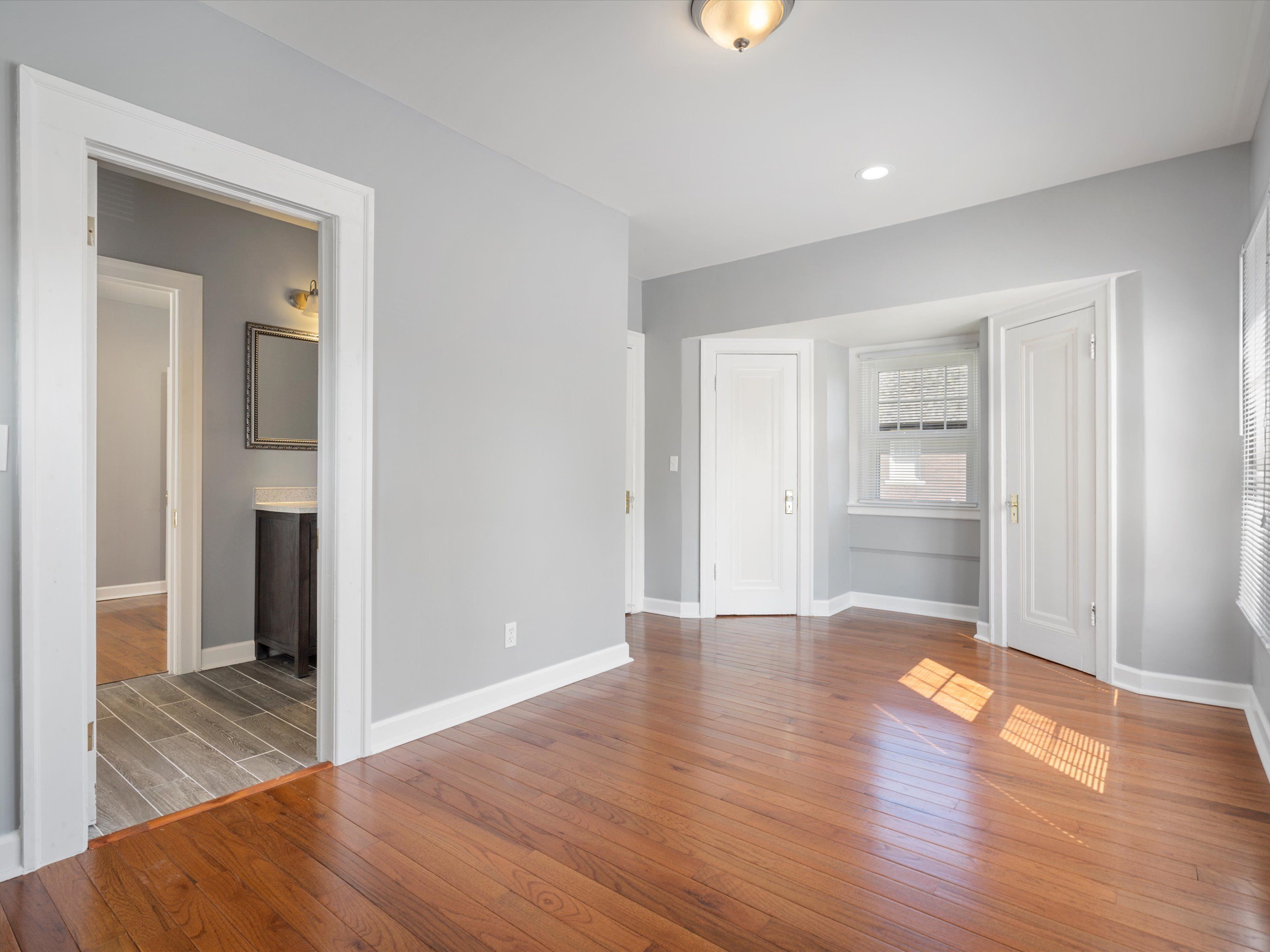 779 W GRAND Boulevard