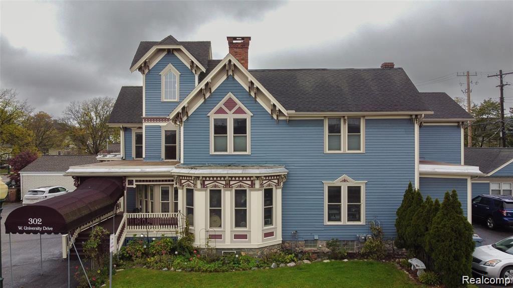 302 W UNIVERSITY Drive
