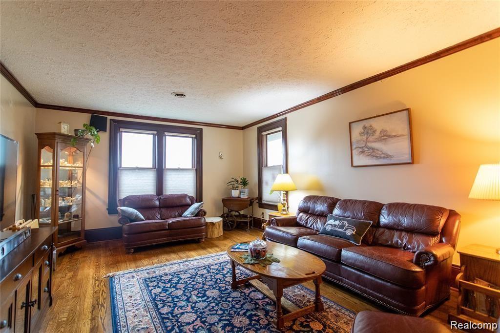 302 W UNIVERSITY Drive