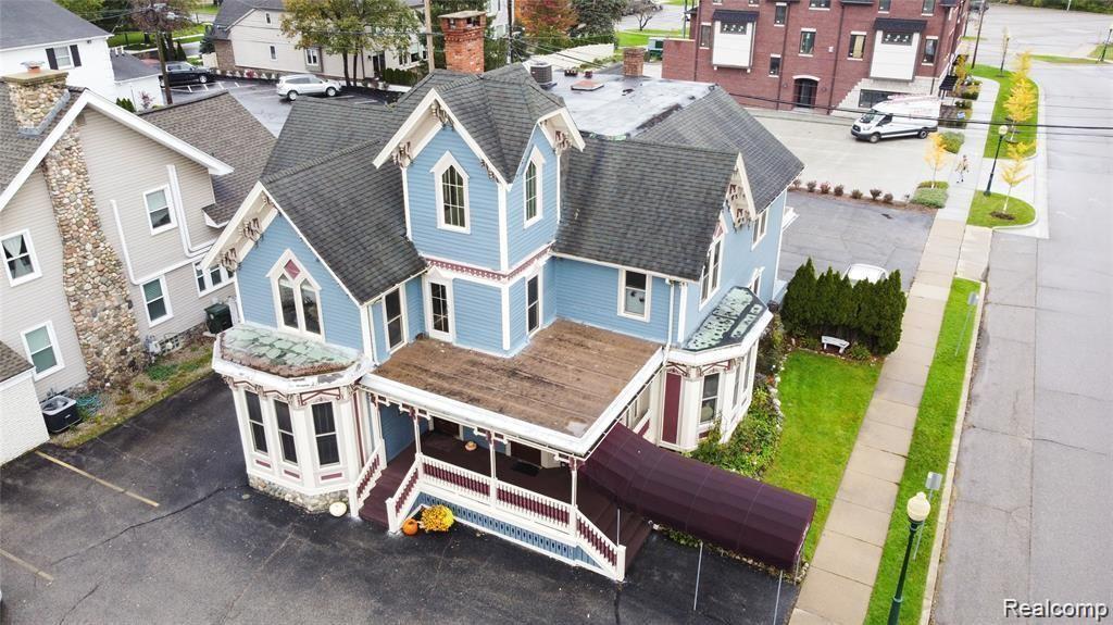 302 W UNIVERSITY Drive