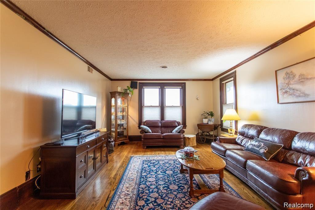 302 W UNIVERSITY Drive