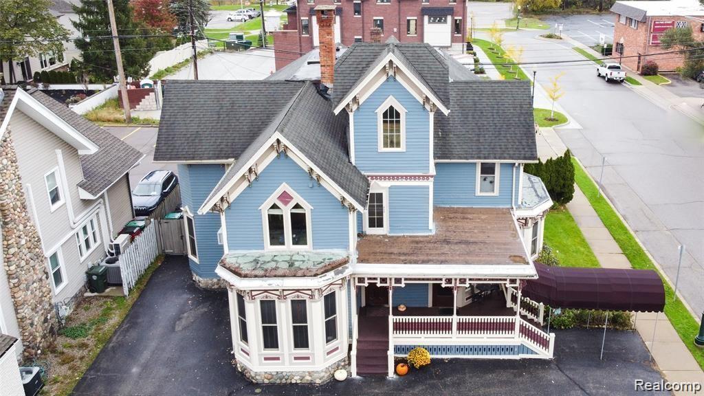 302 W UNIVERSITY Drive