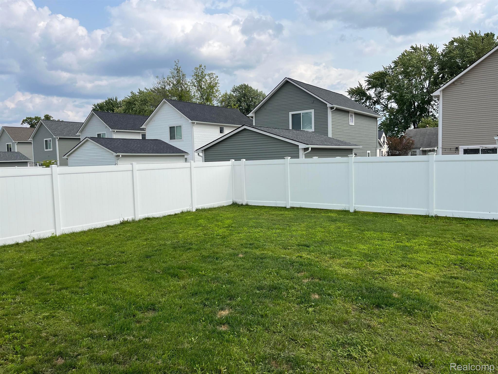 399 W DALLAS Avenue