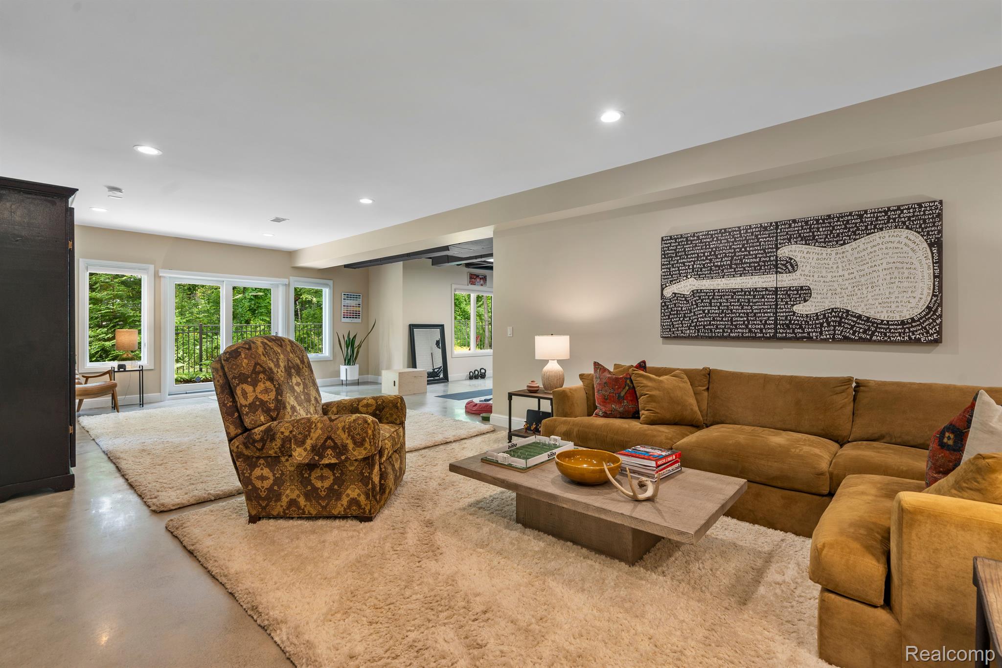 70 HUNTER Drive