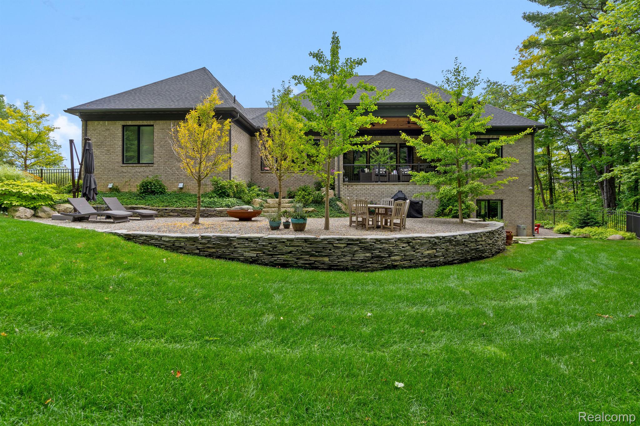 70 HUNTER Drive