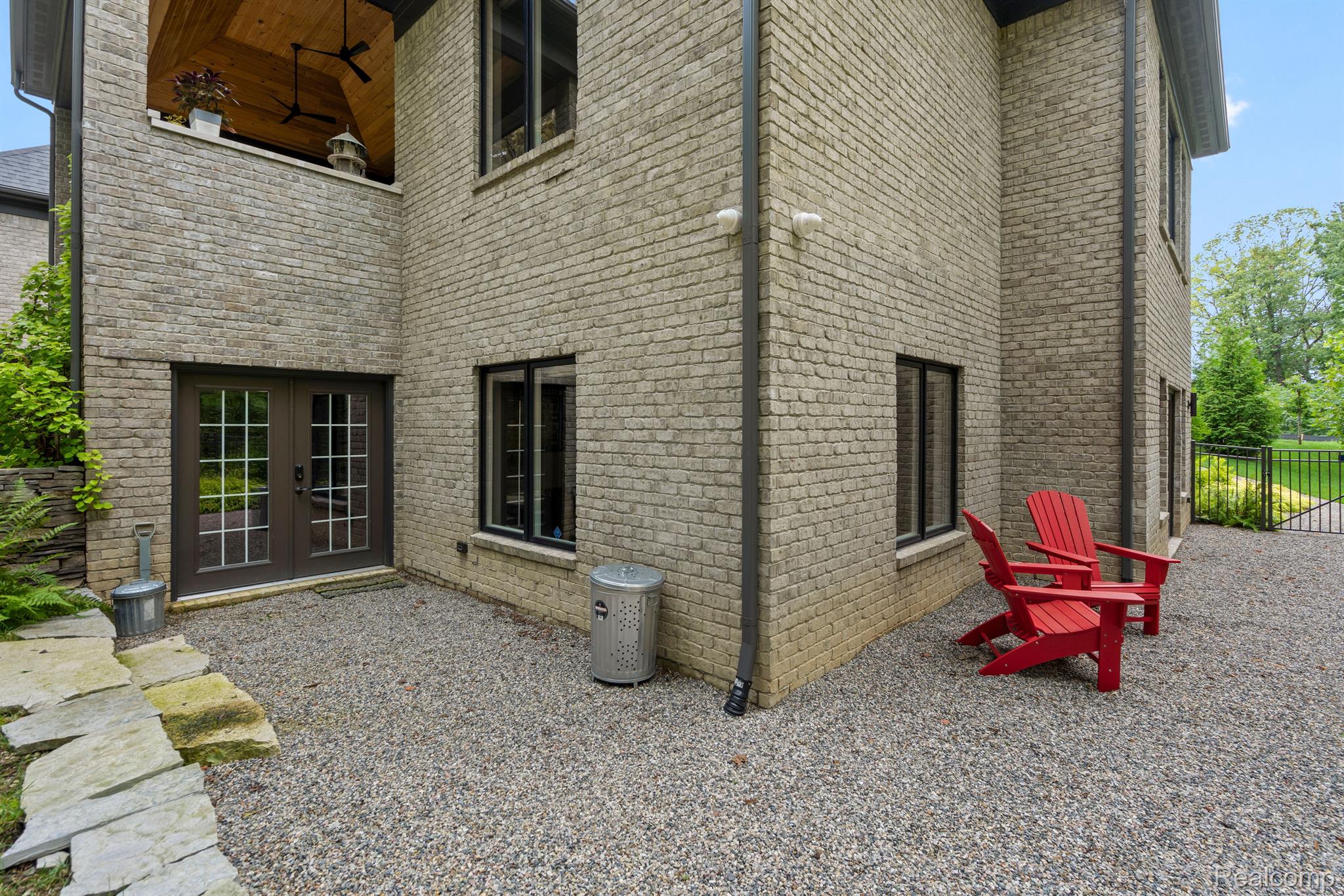 70 HUNTER Drive