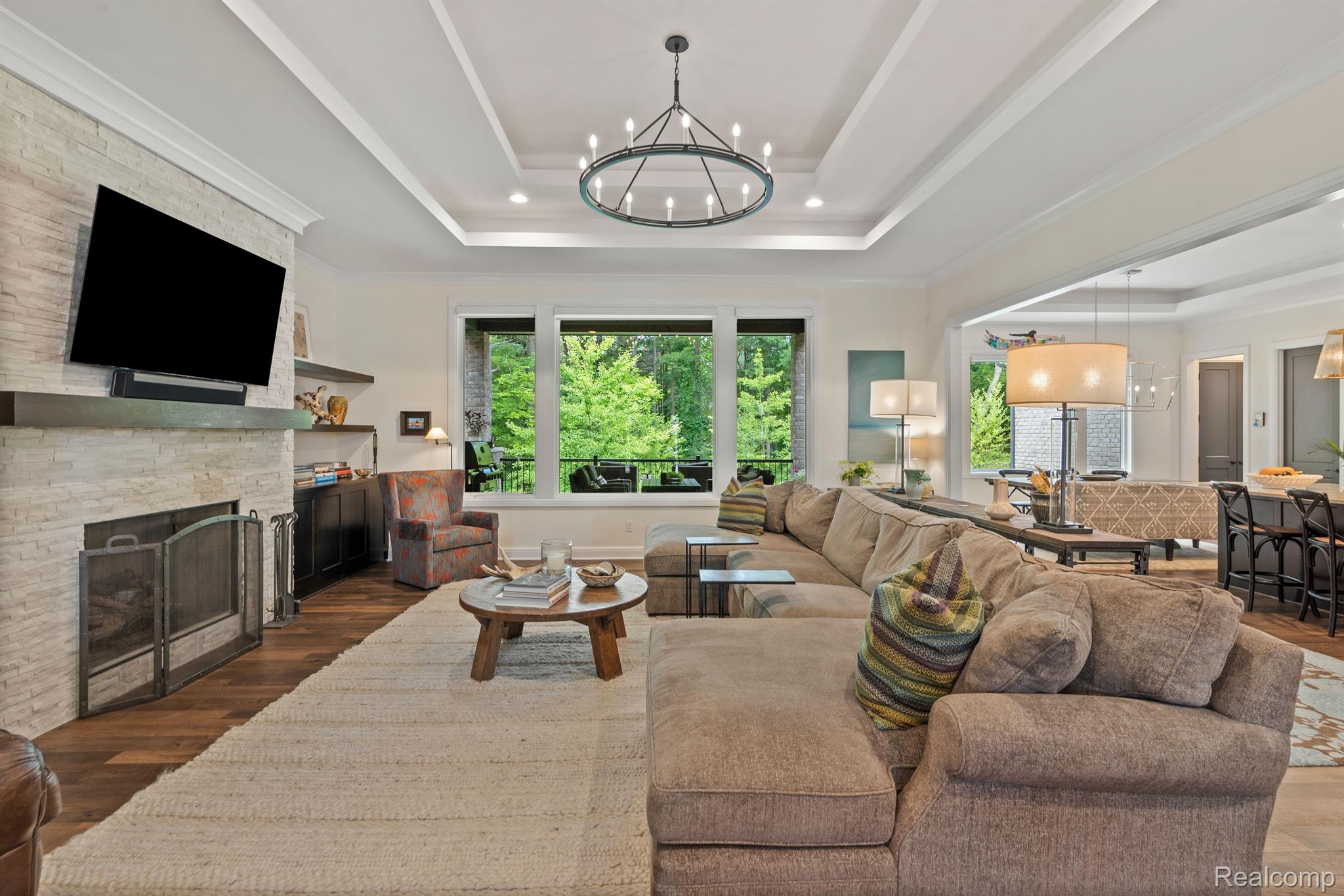 70 HUNTER Drive