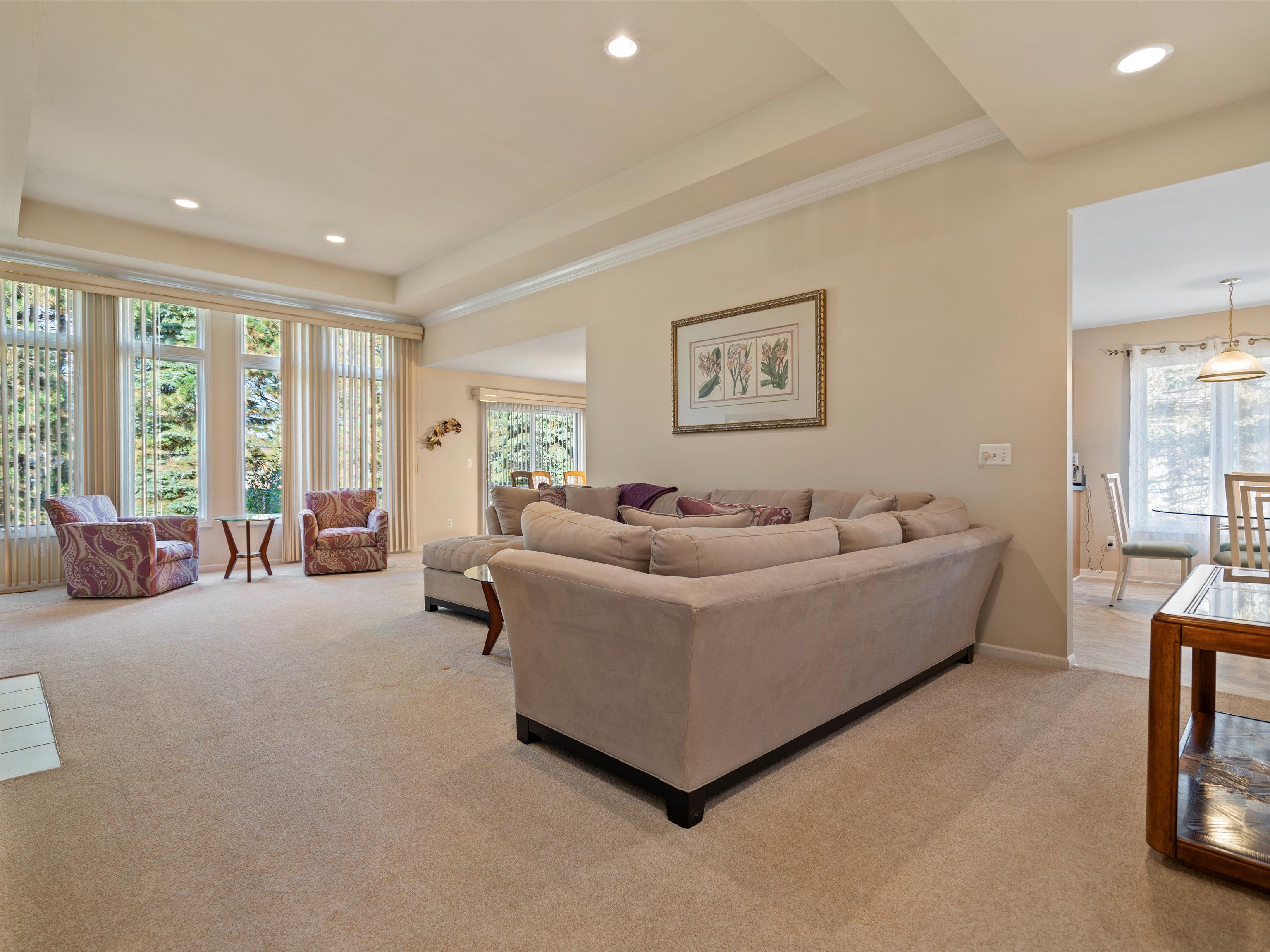 2057 STREAMWOOD Lane