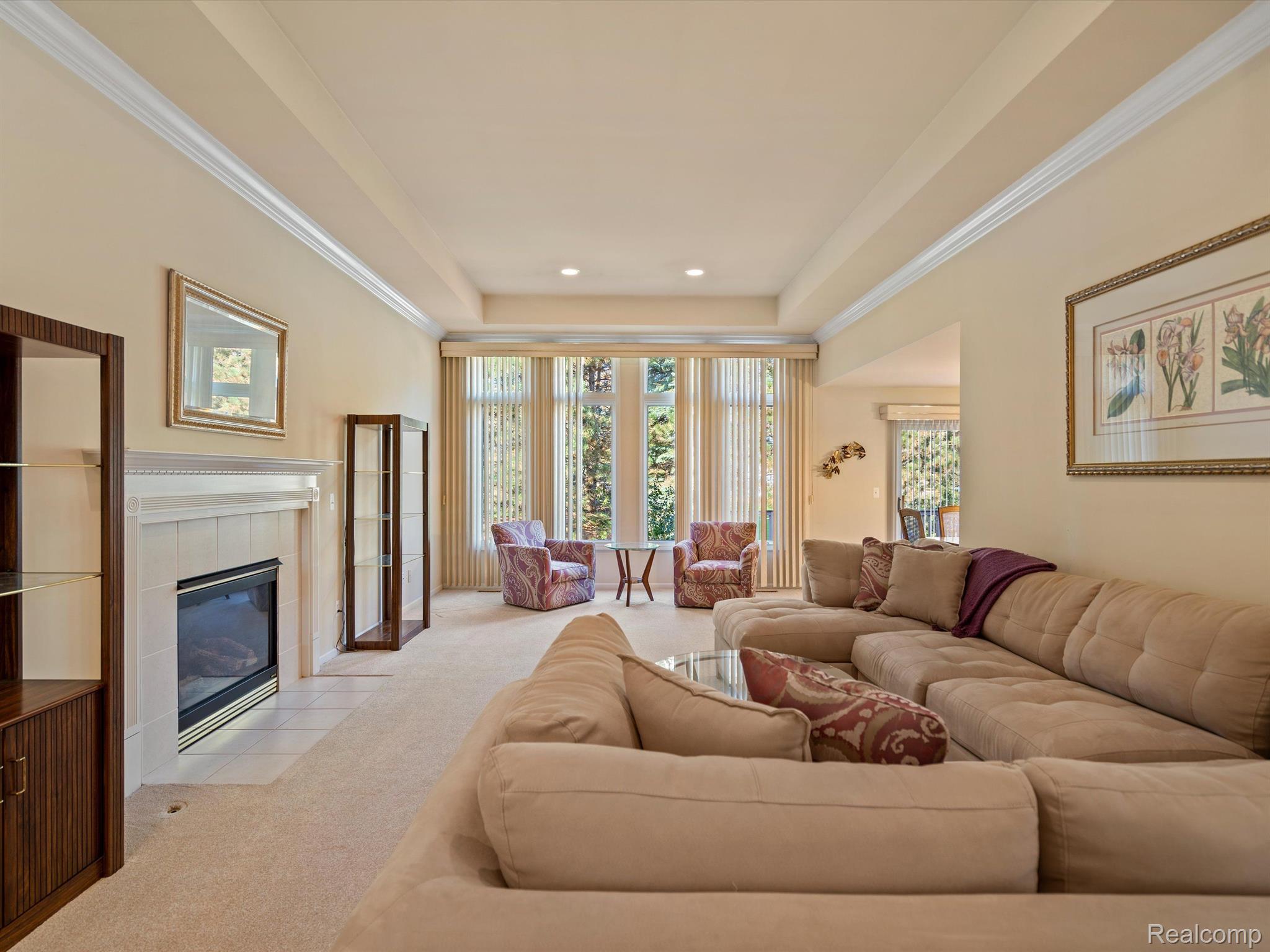 2057 STREAMWOOD Lane