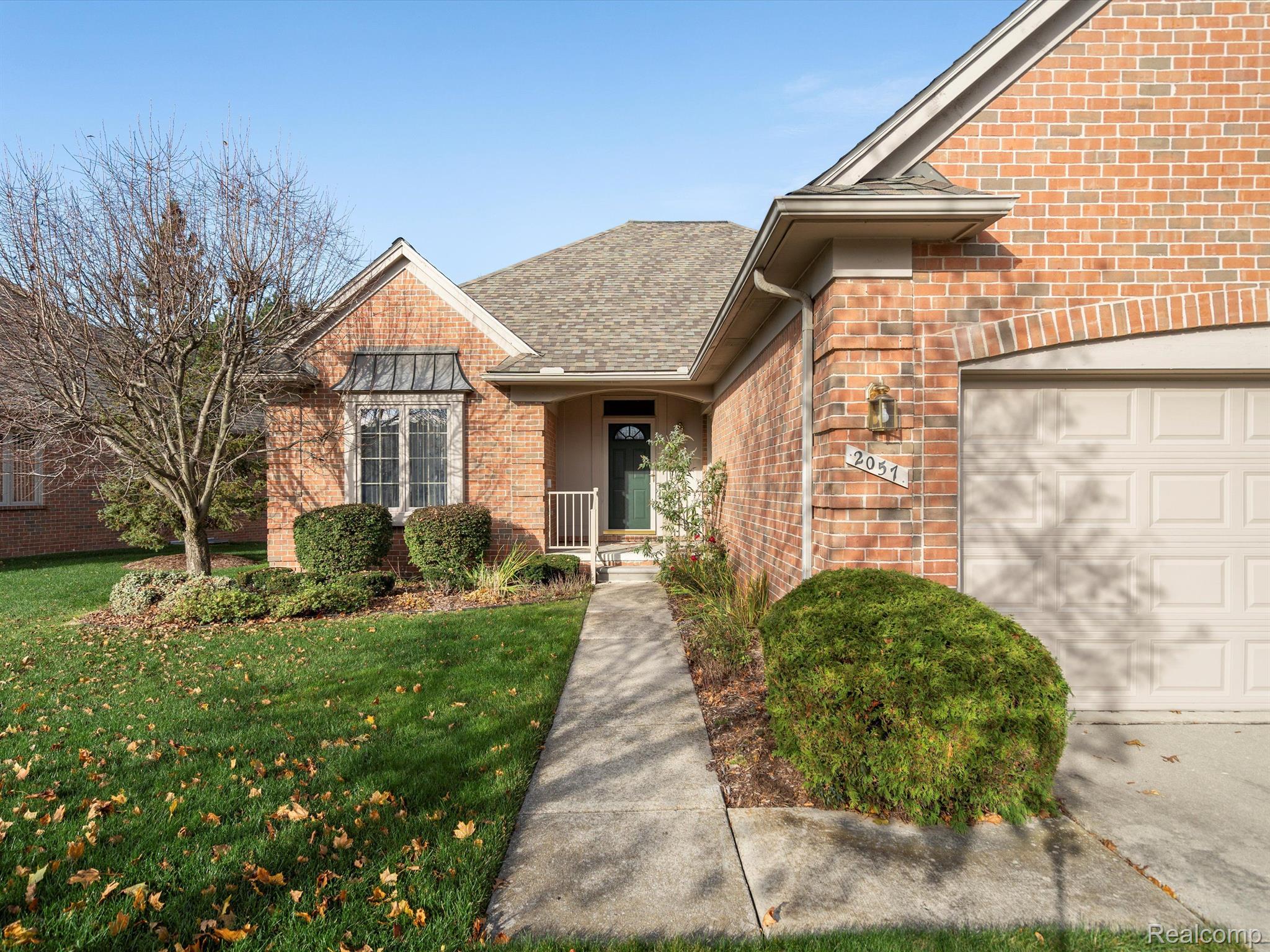 2057 STREAMWOOD Lane