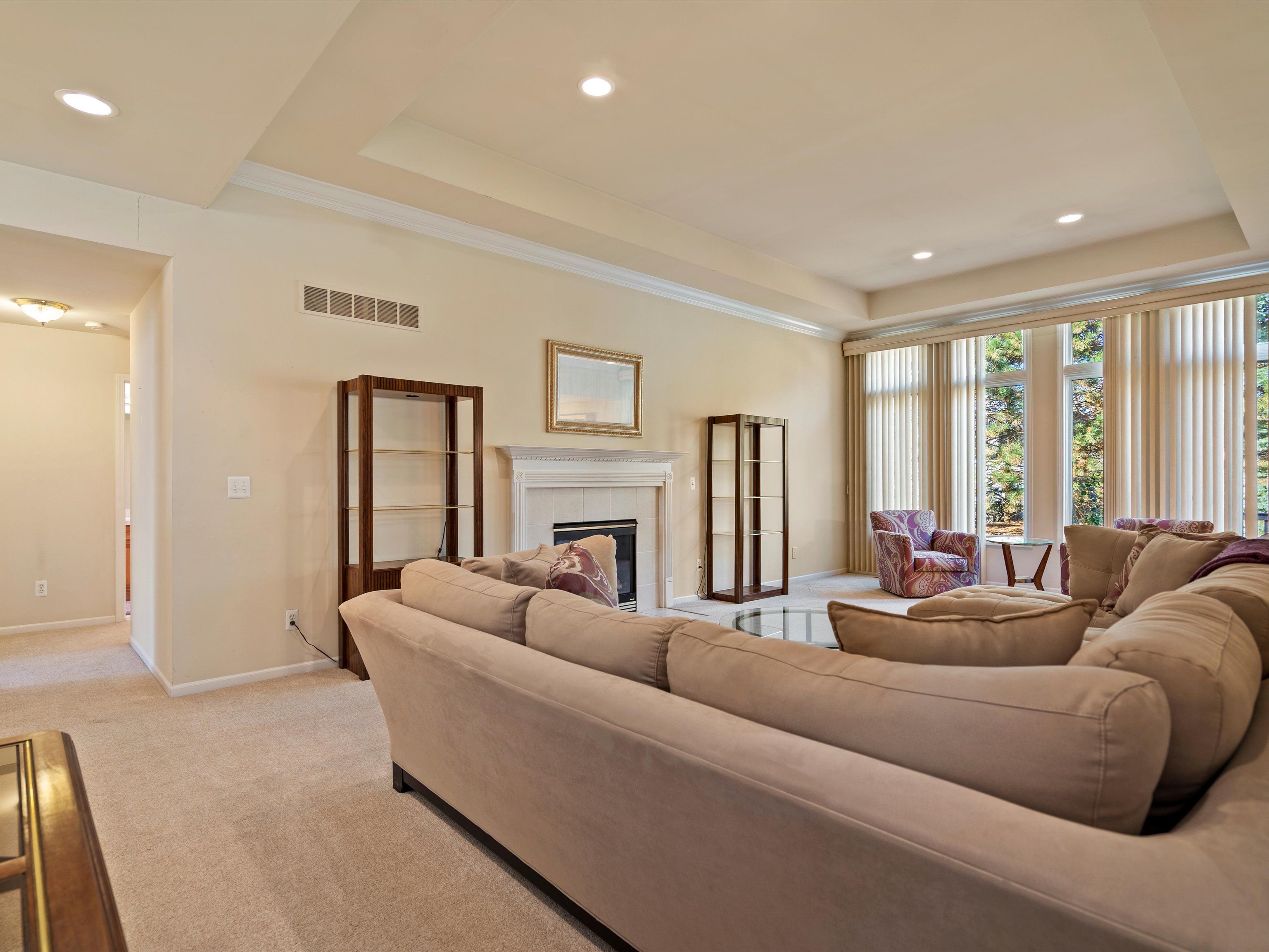 2057 STREAMWOOD Lane