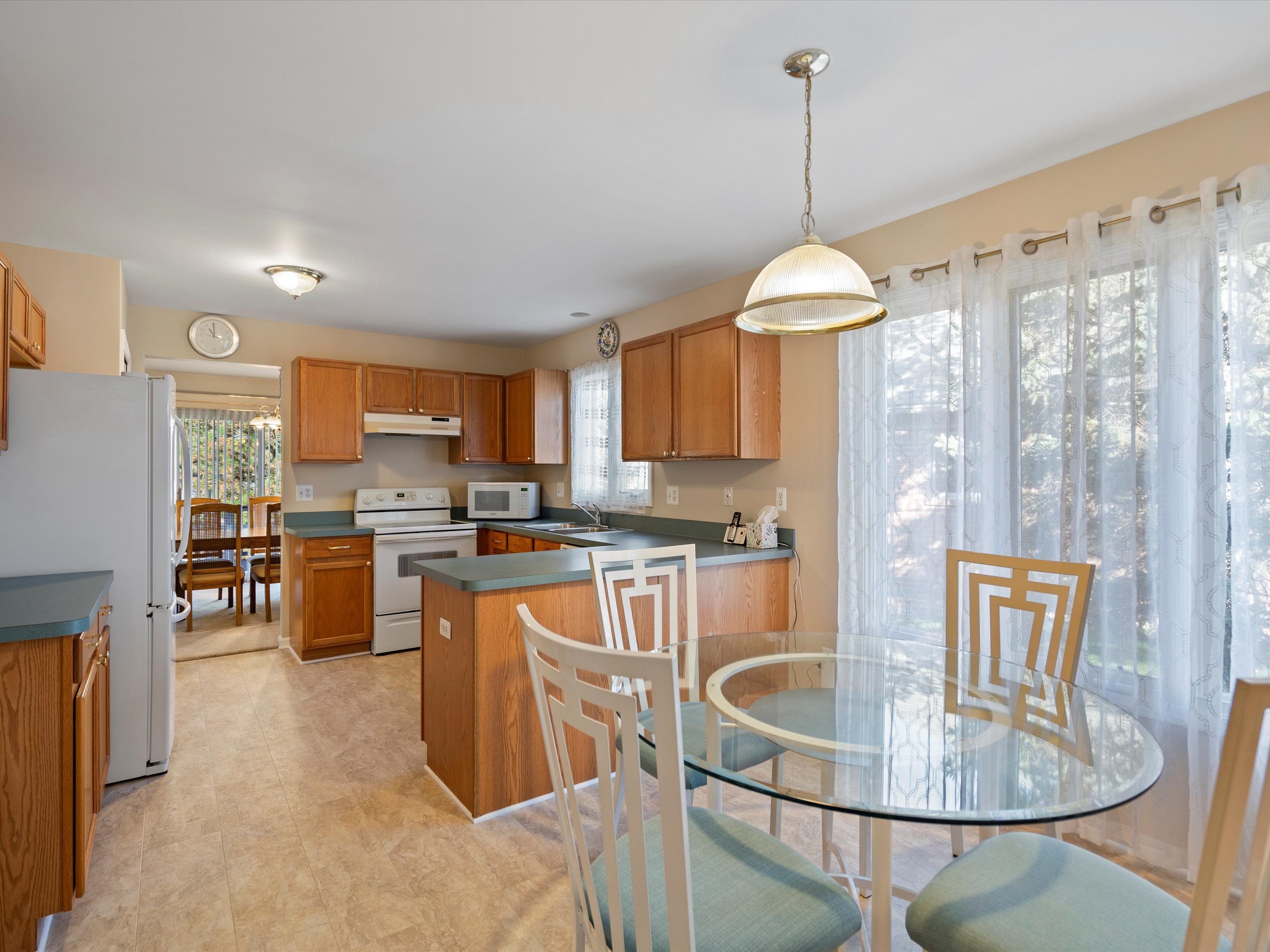 2057 STREAMWOOD Lane