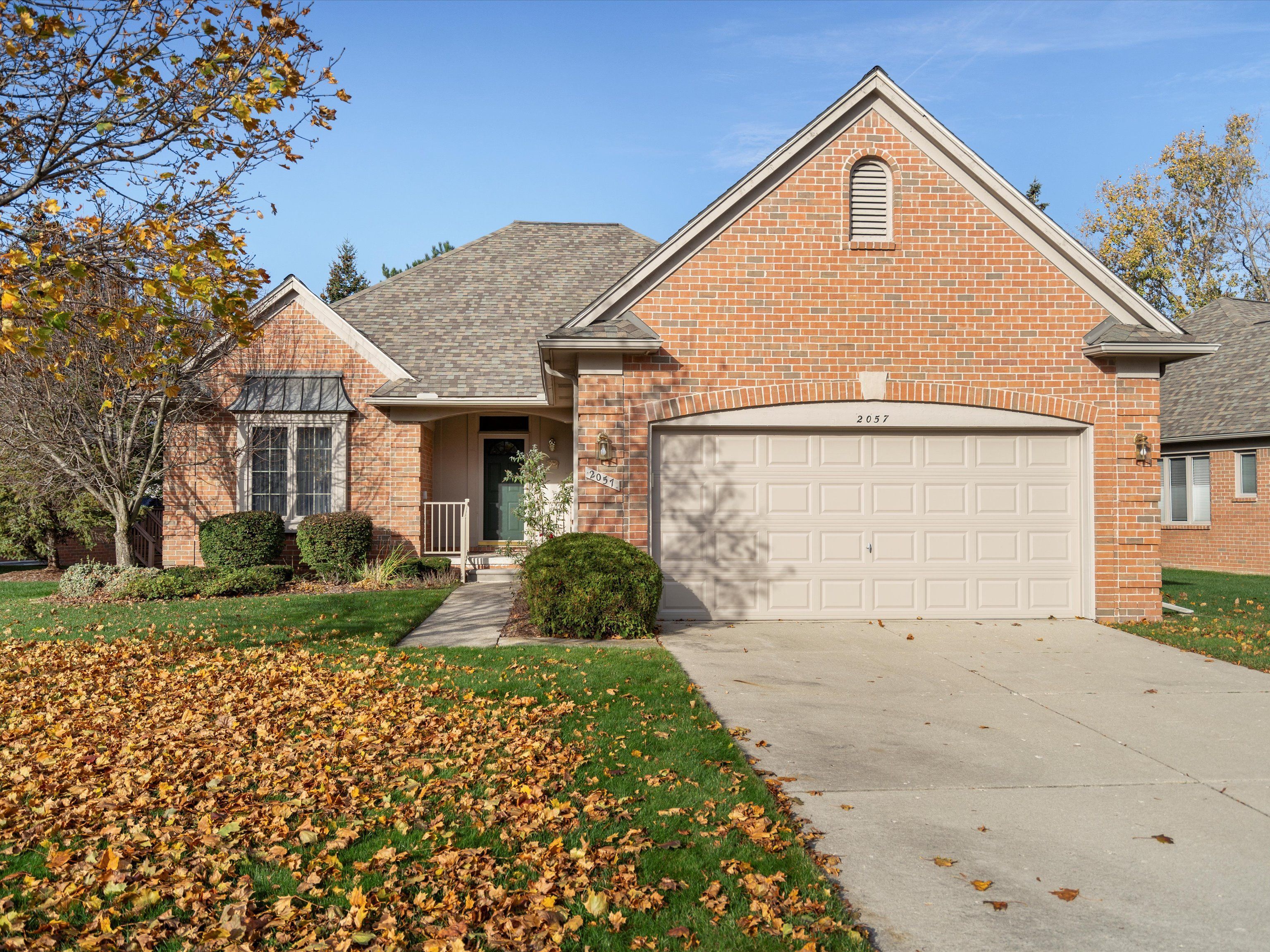 2057 STREAMWOOD Lane