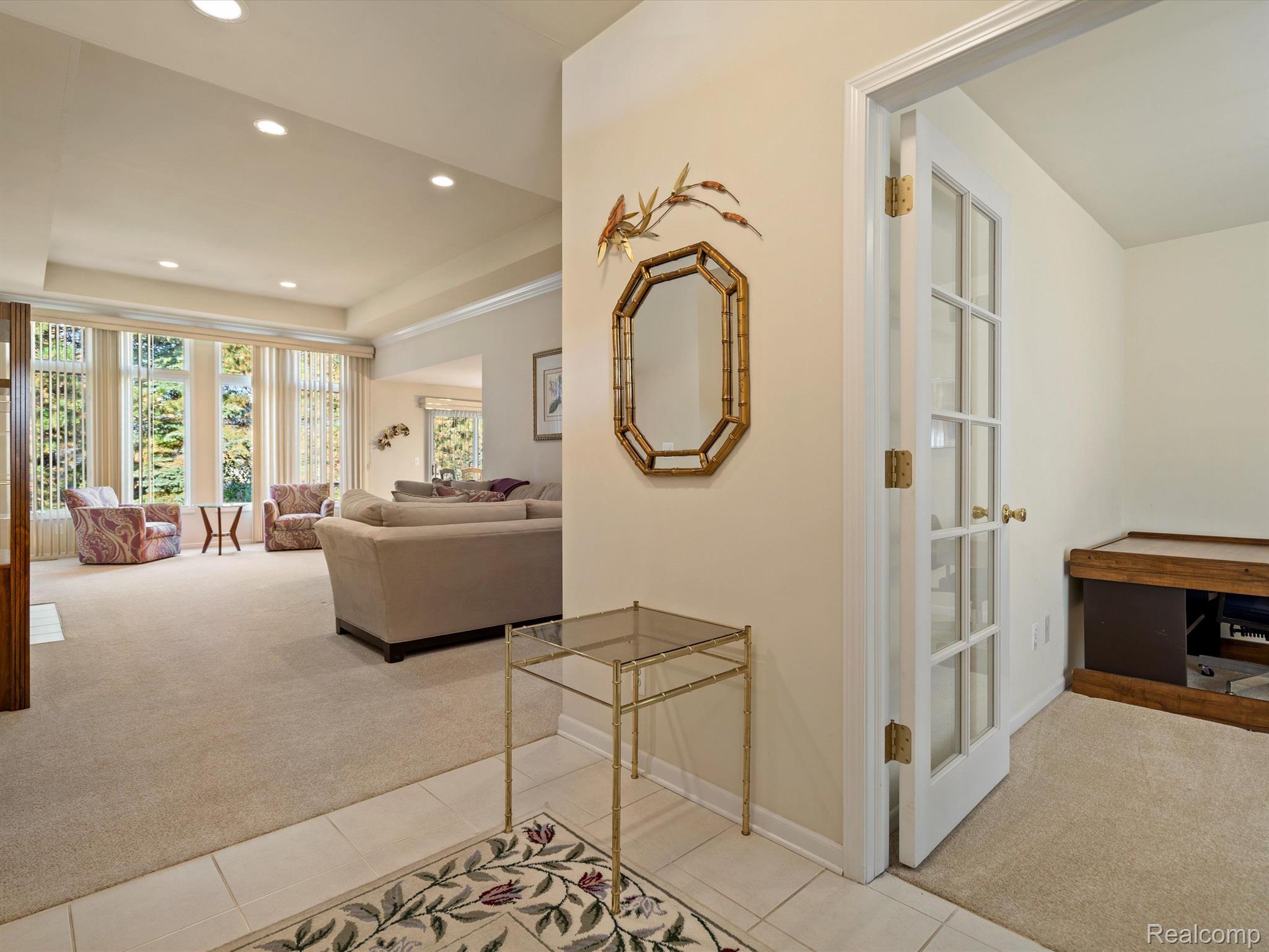 2057 STREAMWOOD Lane