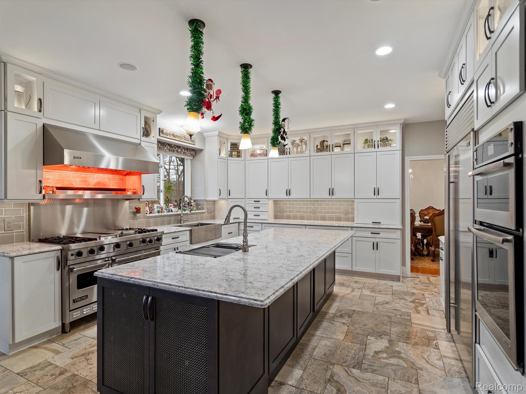 1590 SCENIC HOLLOW Drive