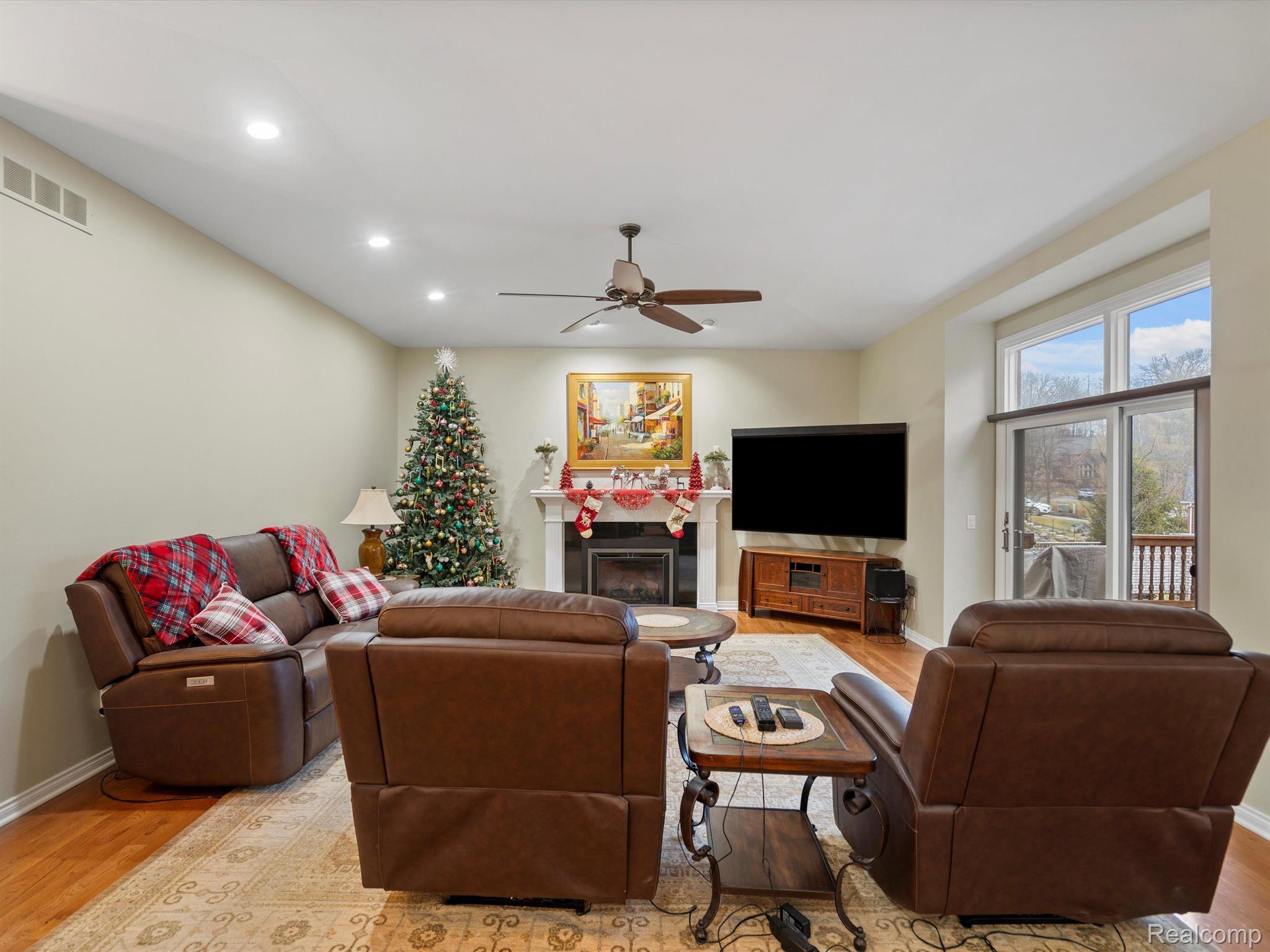1590 SCENIC HOLLOW Drive