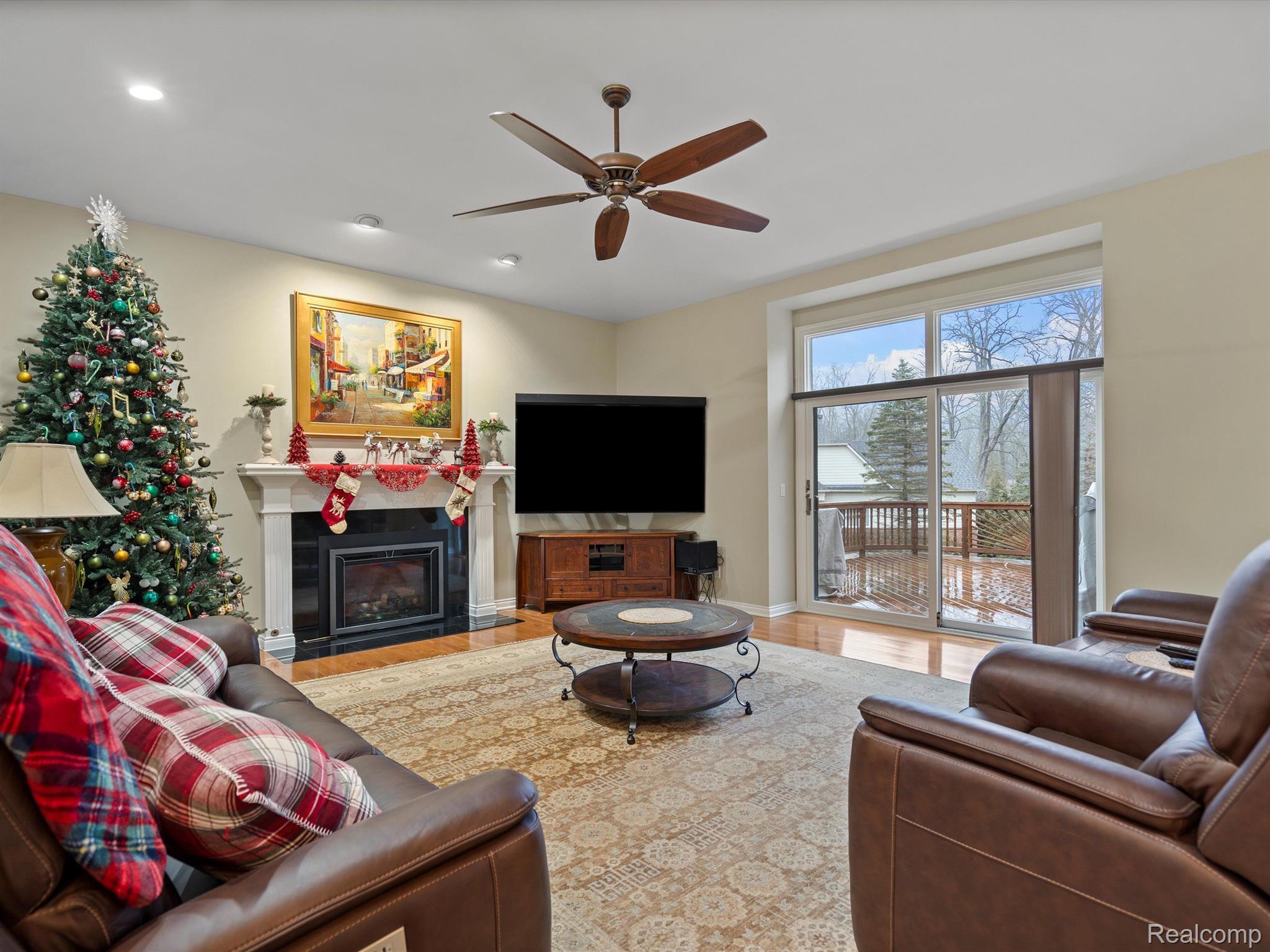 1590 SCENIC HOLLOW Drive
