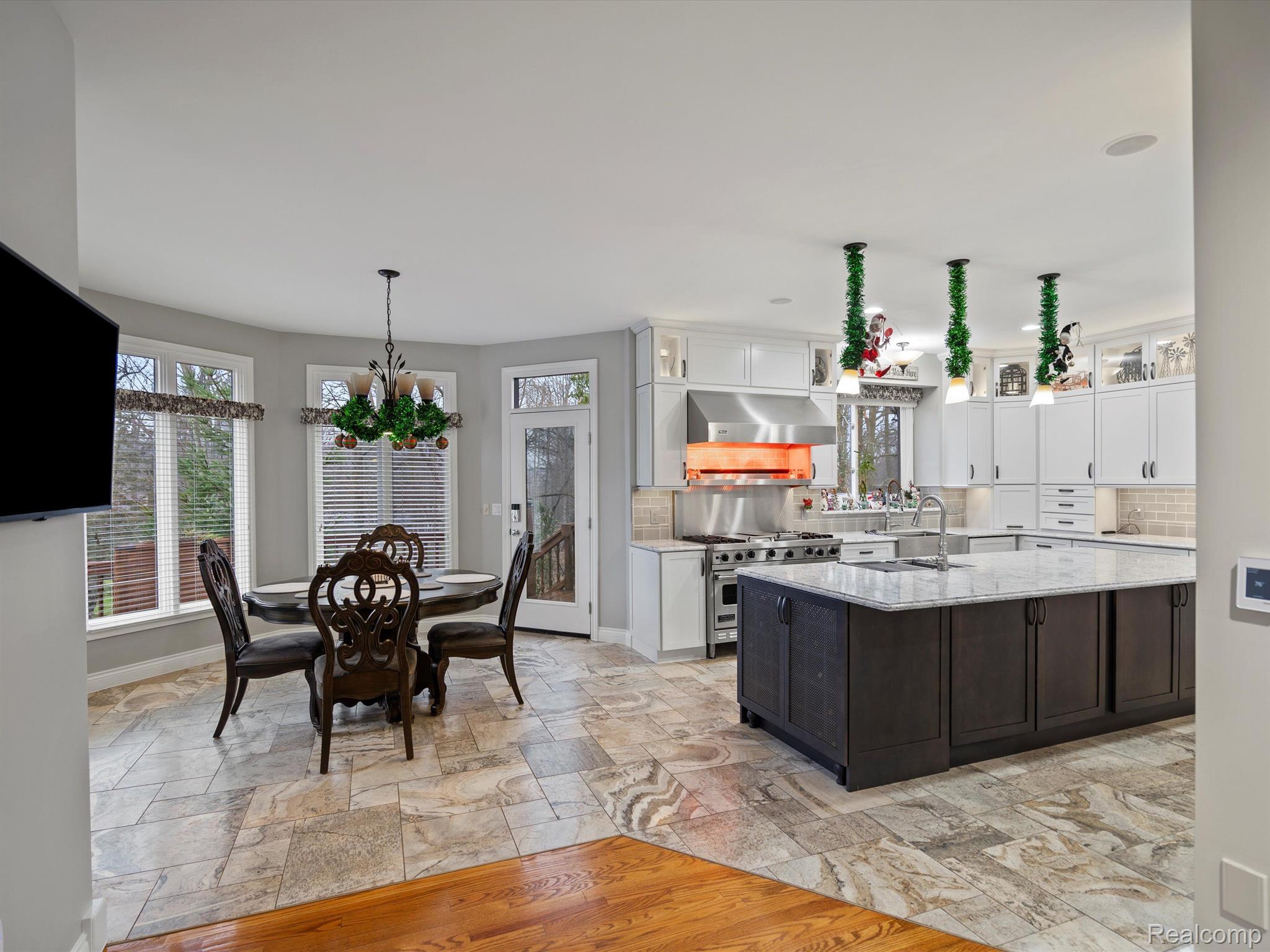 1590 SCENIC HOLLOW Drive