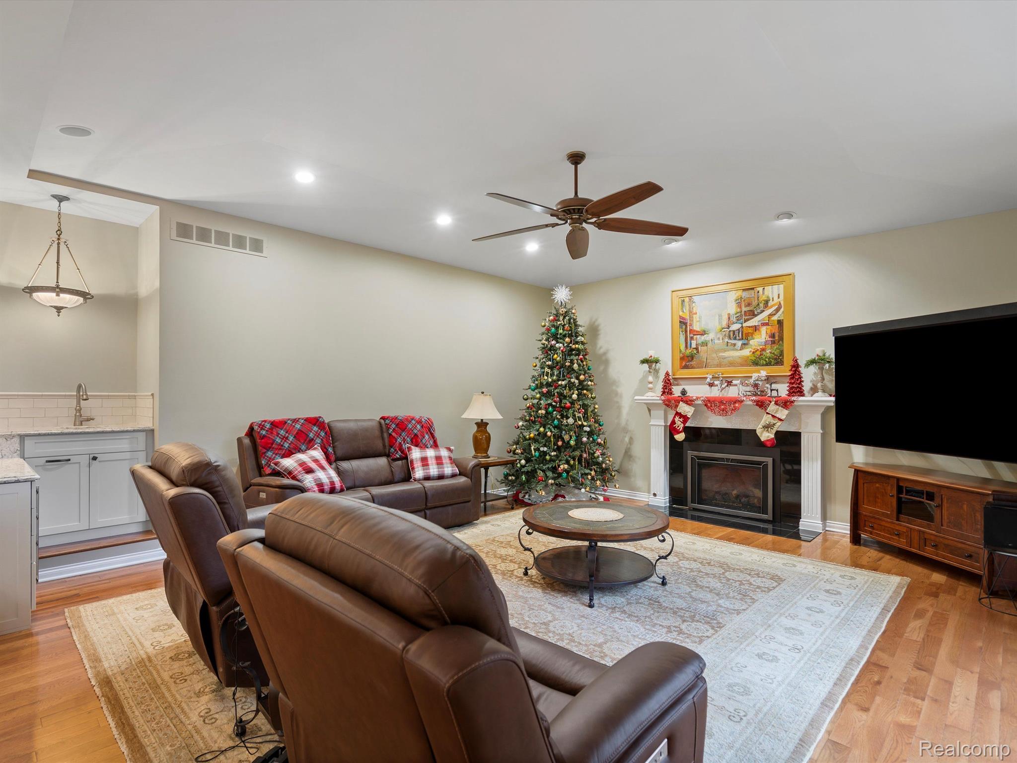 1590 SCENIC HOLLOW Drive