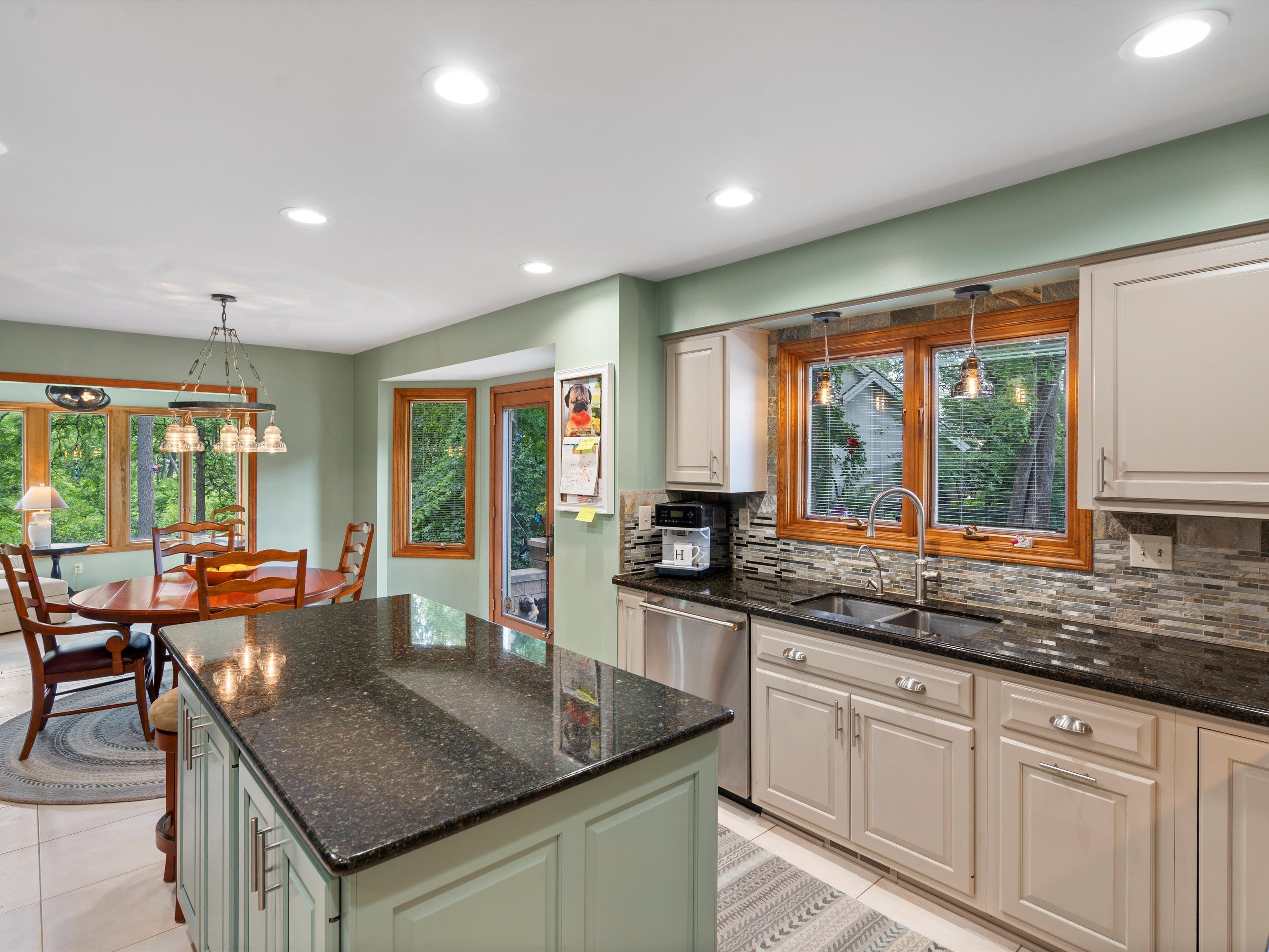 1071 WOODBRIDGE Lane