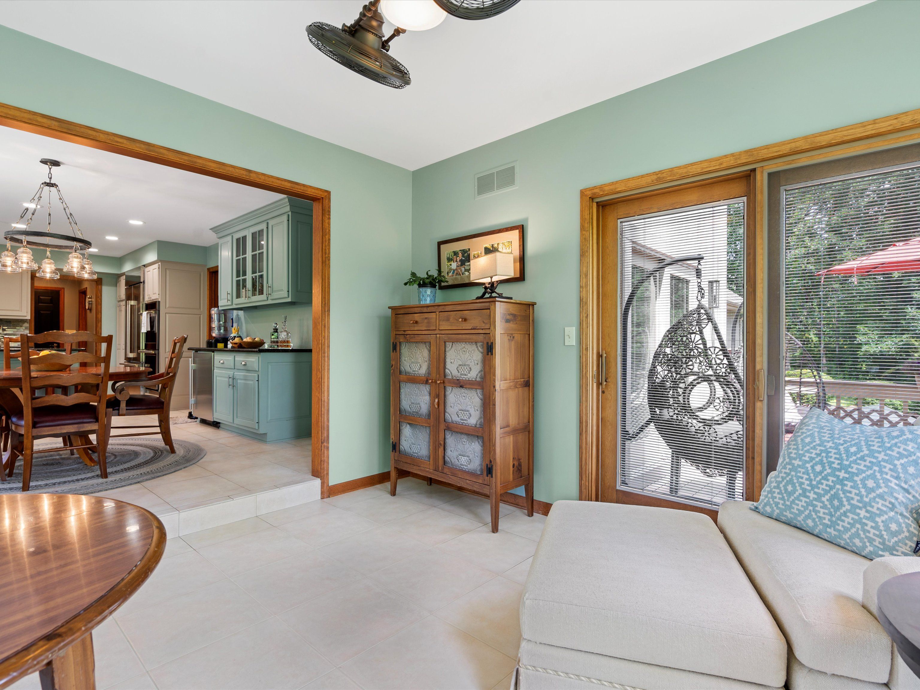 1071 WOODBRIDGE Lane
